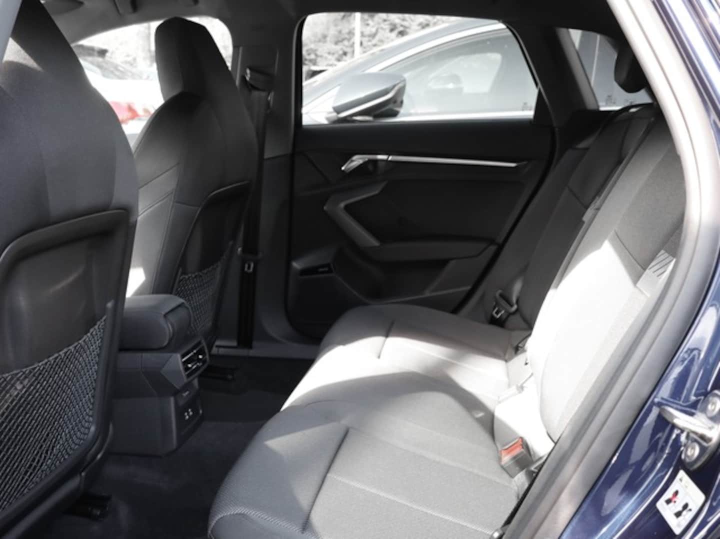 Bild über Audi A3 Sportback S line 35 TFSI S tronic - für weitere Informationen kontaktieren Sie den Audi Partner