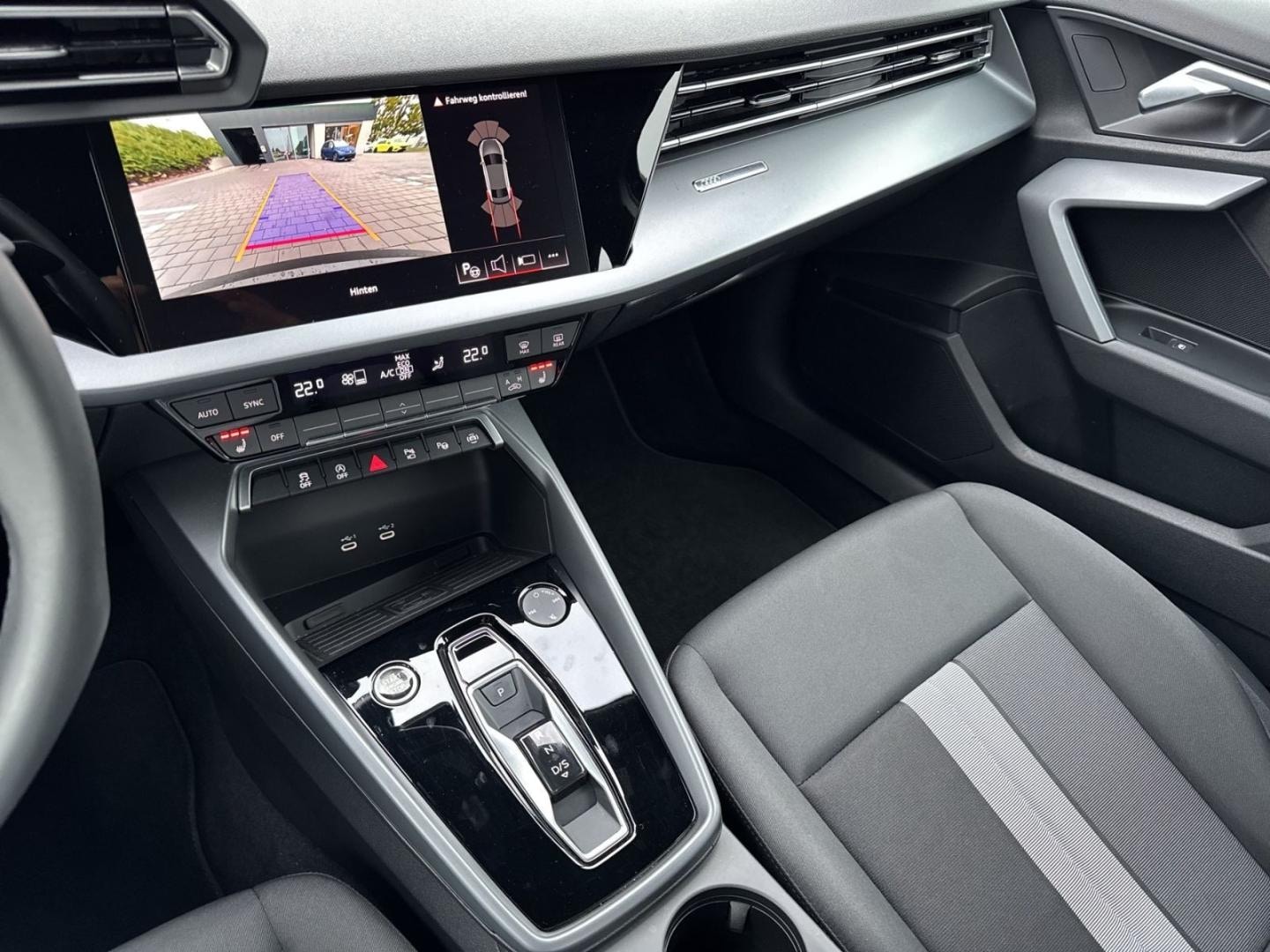 Bild über Audi A3 Limousine TFSI 110 kW S tronic - für weitere Informationen kontaktieren Sie den Audi Partner