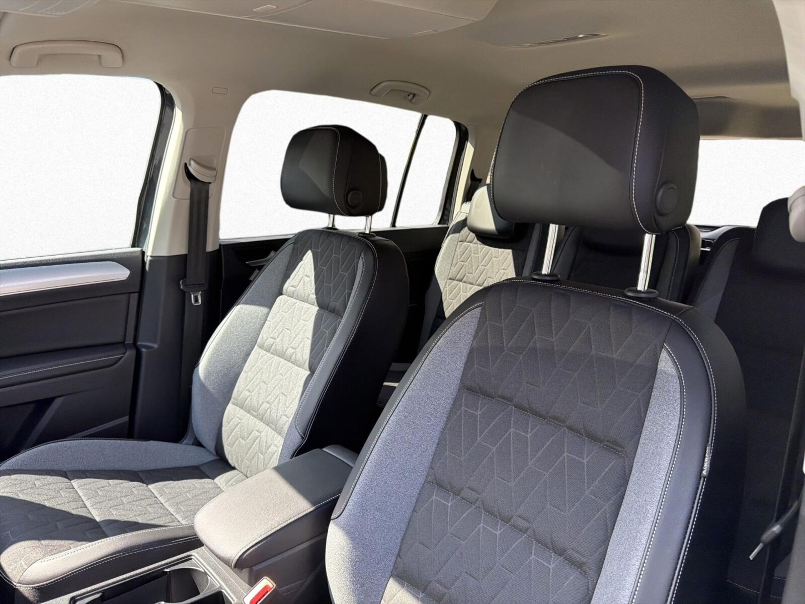 Volkswagen Touran – Bild 8