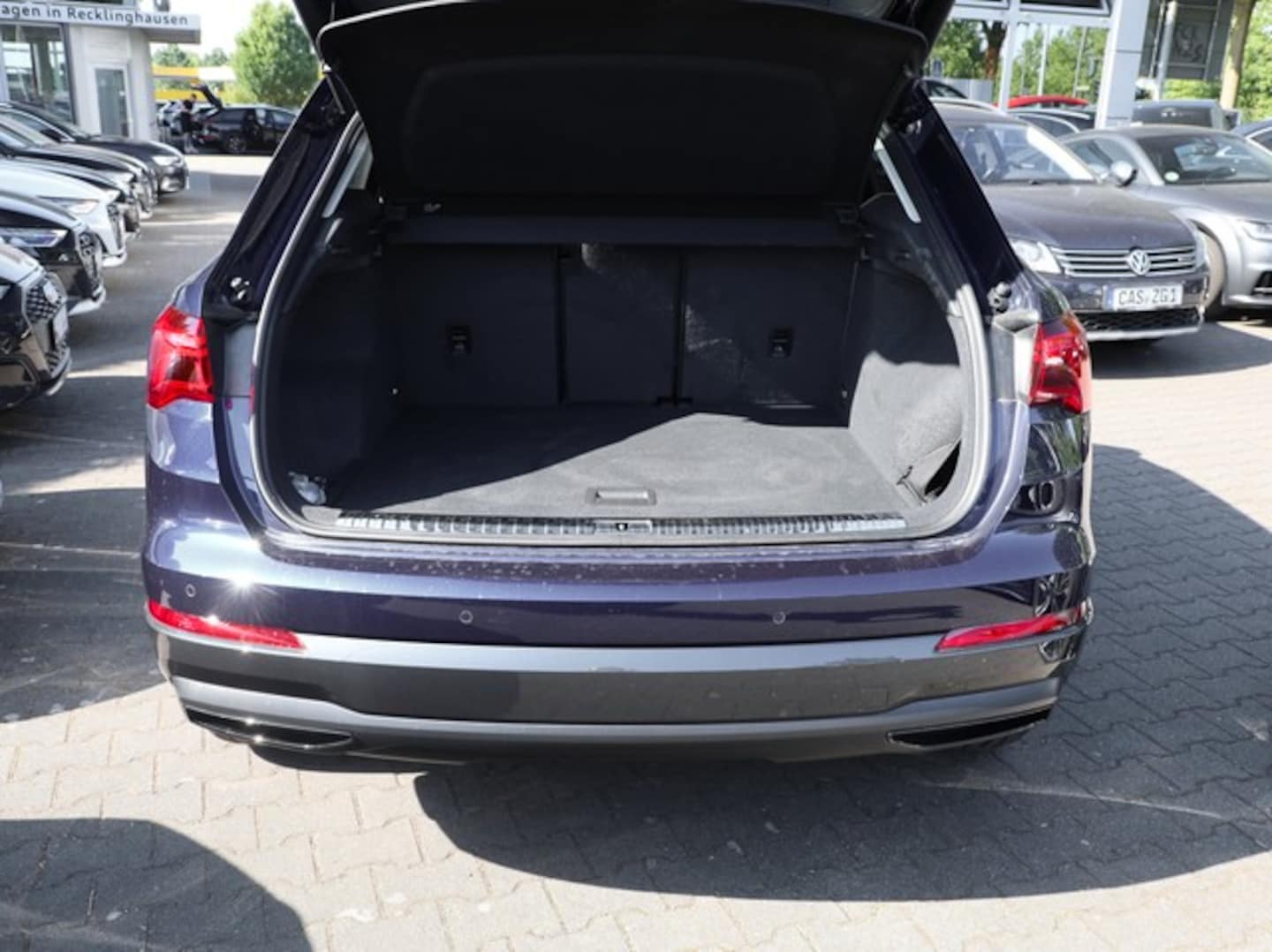 Bild über Audi Q3 TDI 110 kW S tronic - für weitere Informationen kontaktieren Sie den Audi Partner