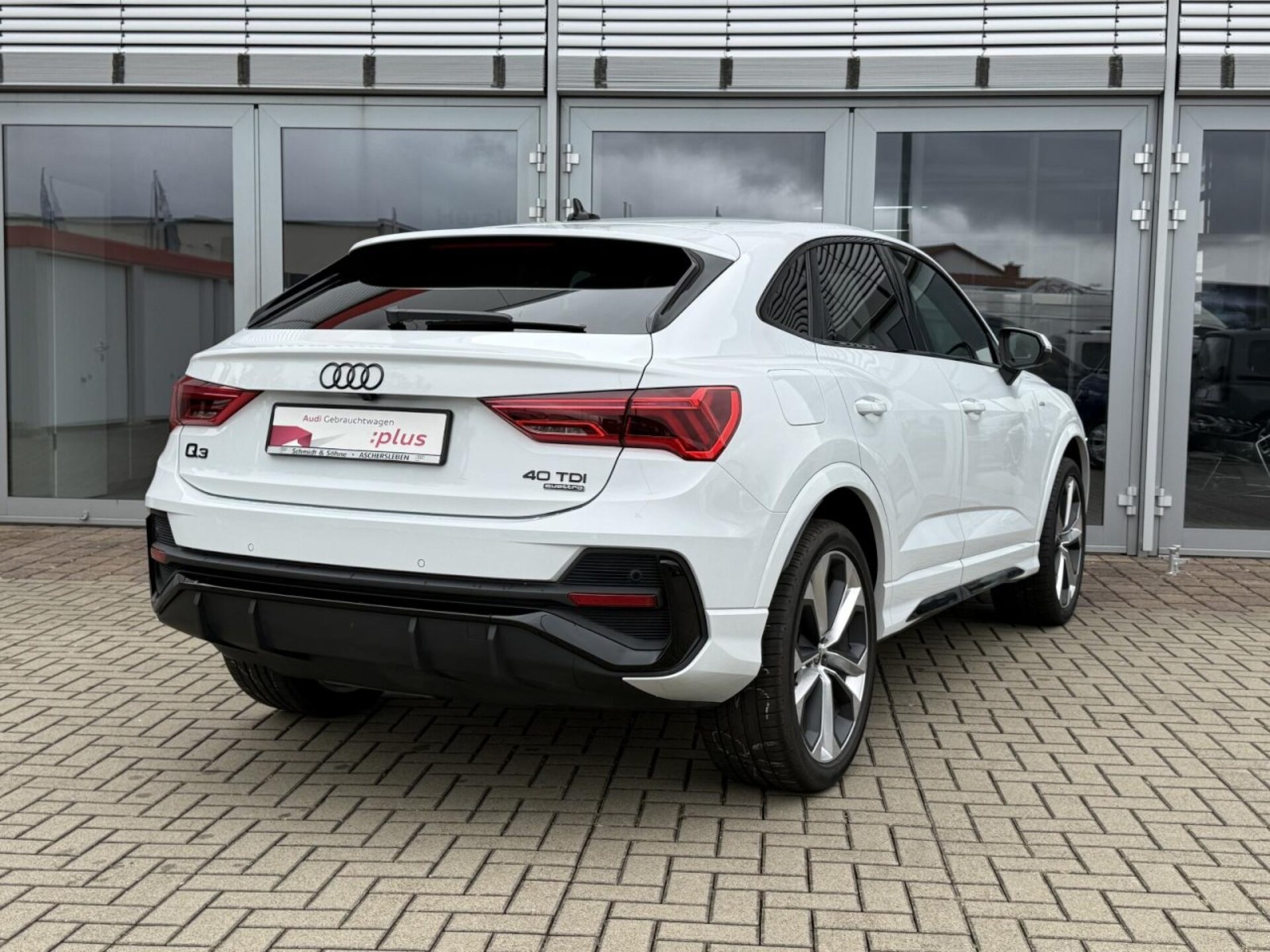 Audi Q3 Sportback S line