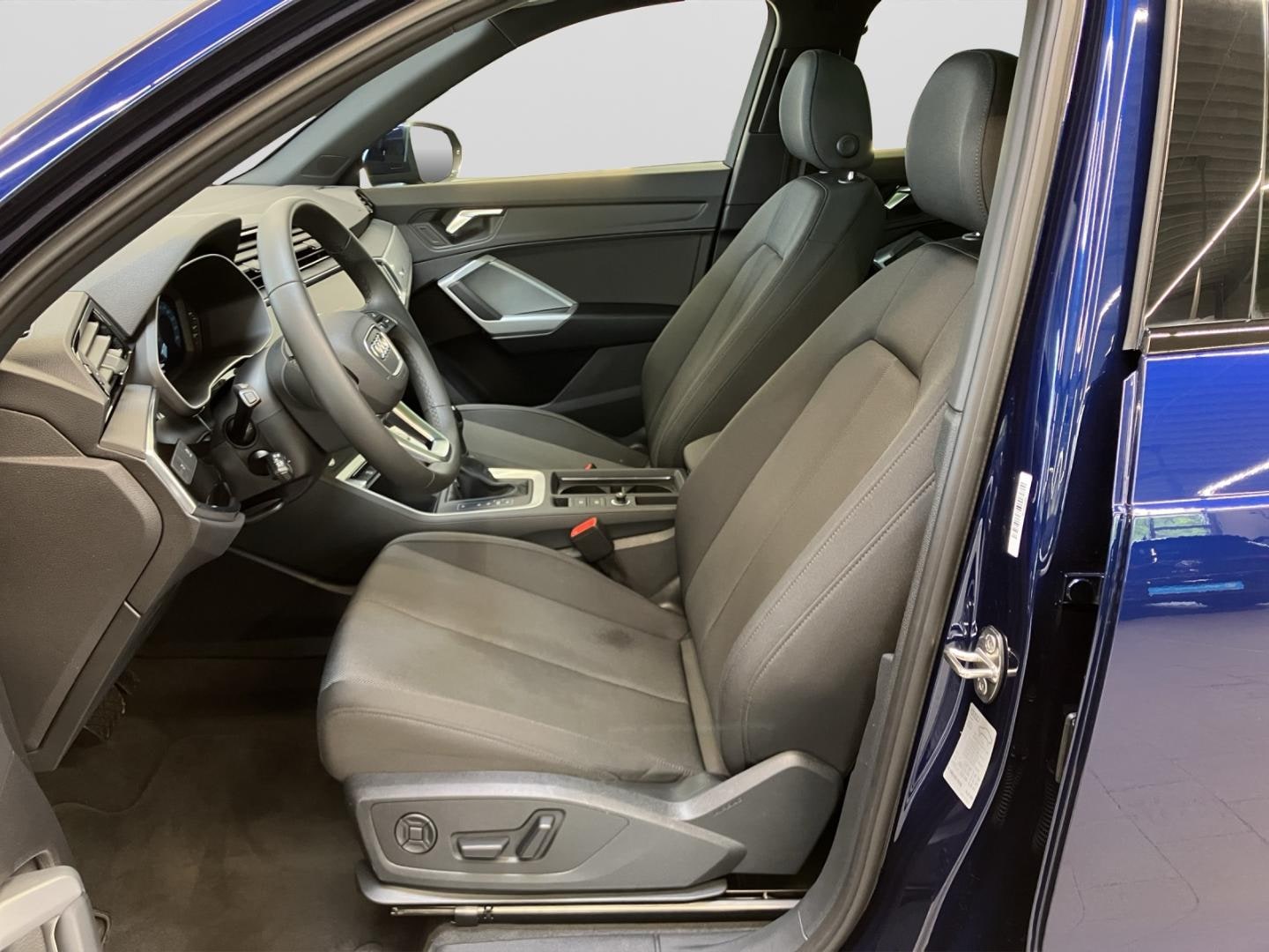 Bild über Audi Q3 S line 35 TFSI S tronic - für weitere Informationen kontaktieren Sie den Audi Partner