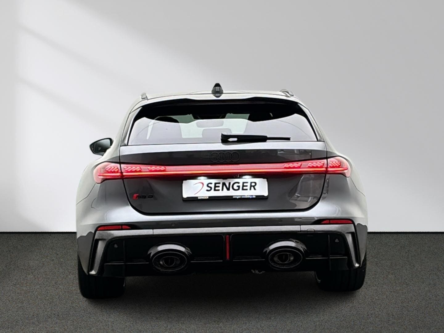 Bild über Audi RS 5 Avant TFSI quattro 470 kW tiptronic - für weitere Informationen kontaktieren Sie den Audi Partner