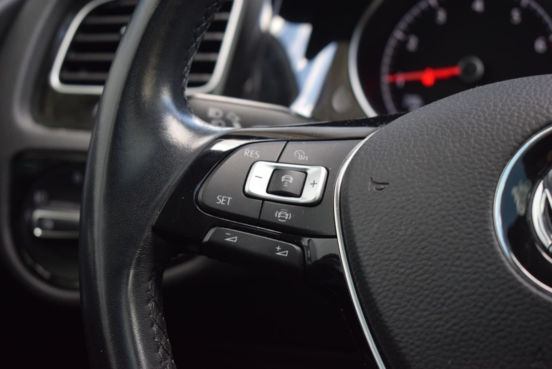 Volkswagen Golf IQ.DRIVE