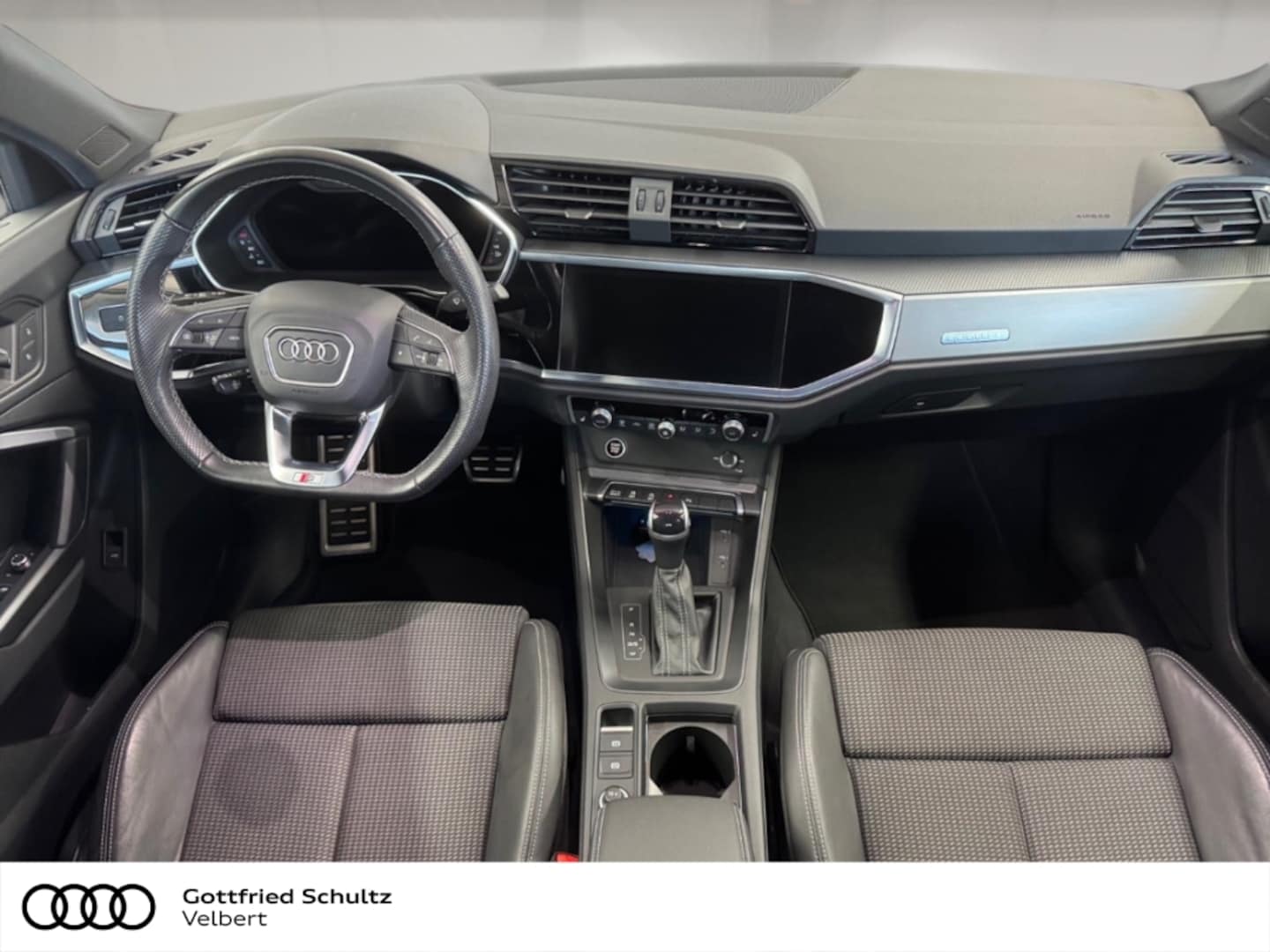 Bild über Audi Q3 S line 40 TFSI quattro S tronic - für weitere Informationen kontaktieren Sie den Audi Partner