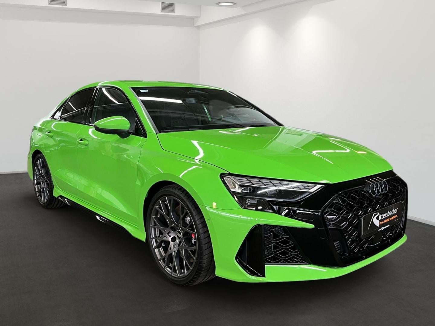 Bild über Audi RS 3 Limousine TFSI quattro 294 kW S tronic - für weitere Informationen kontaktieren Sie den Audi Partner