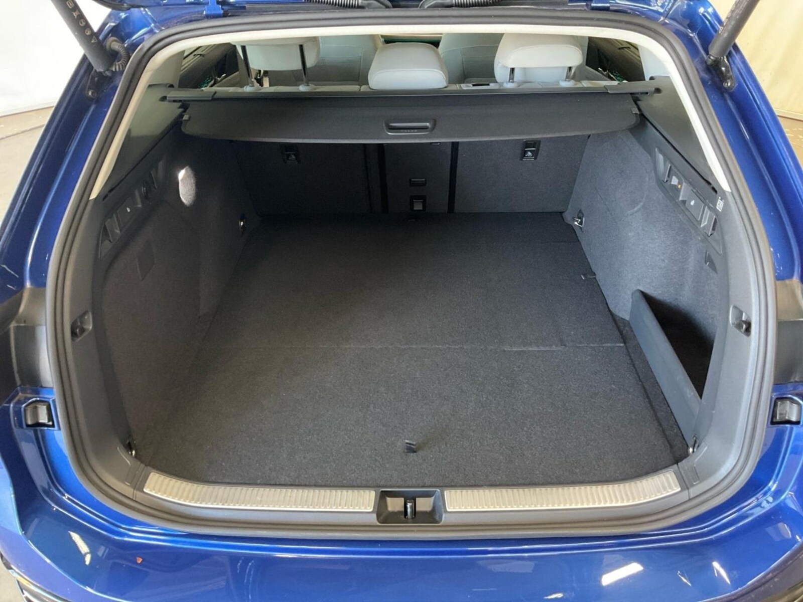 Volkswagen Passat – Bild 8
