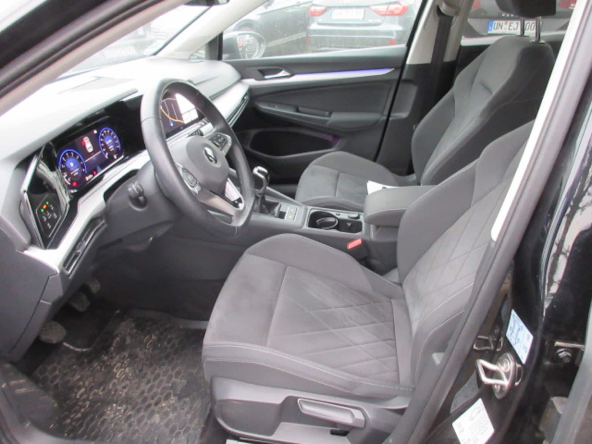 Volkswagen Golf Life