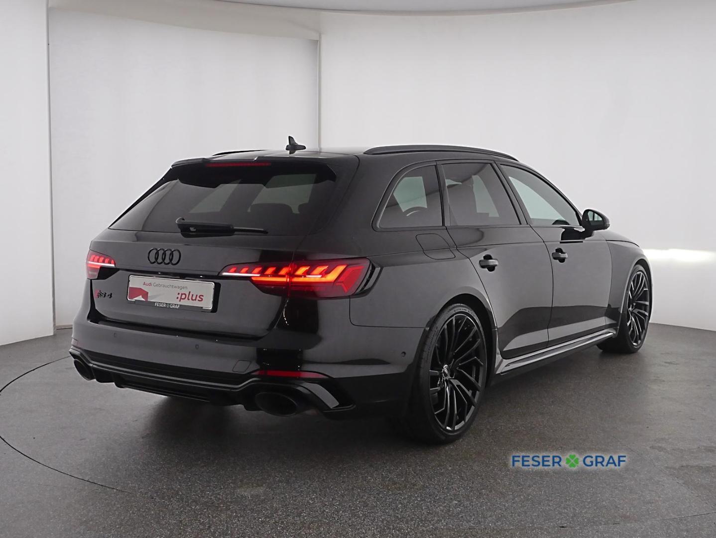 Image about Audi RS 4 Avant TFSI quattro tiptronic