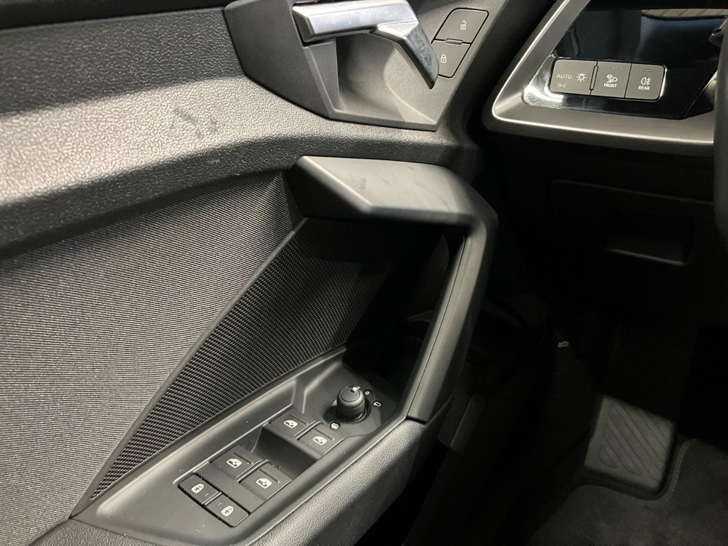 Bild über Audi A3 Sportback advanced 30 TDI Schaltgetriebe - für weitere Informationen kontaktieren Sie den Audi Partner