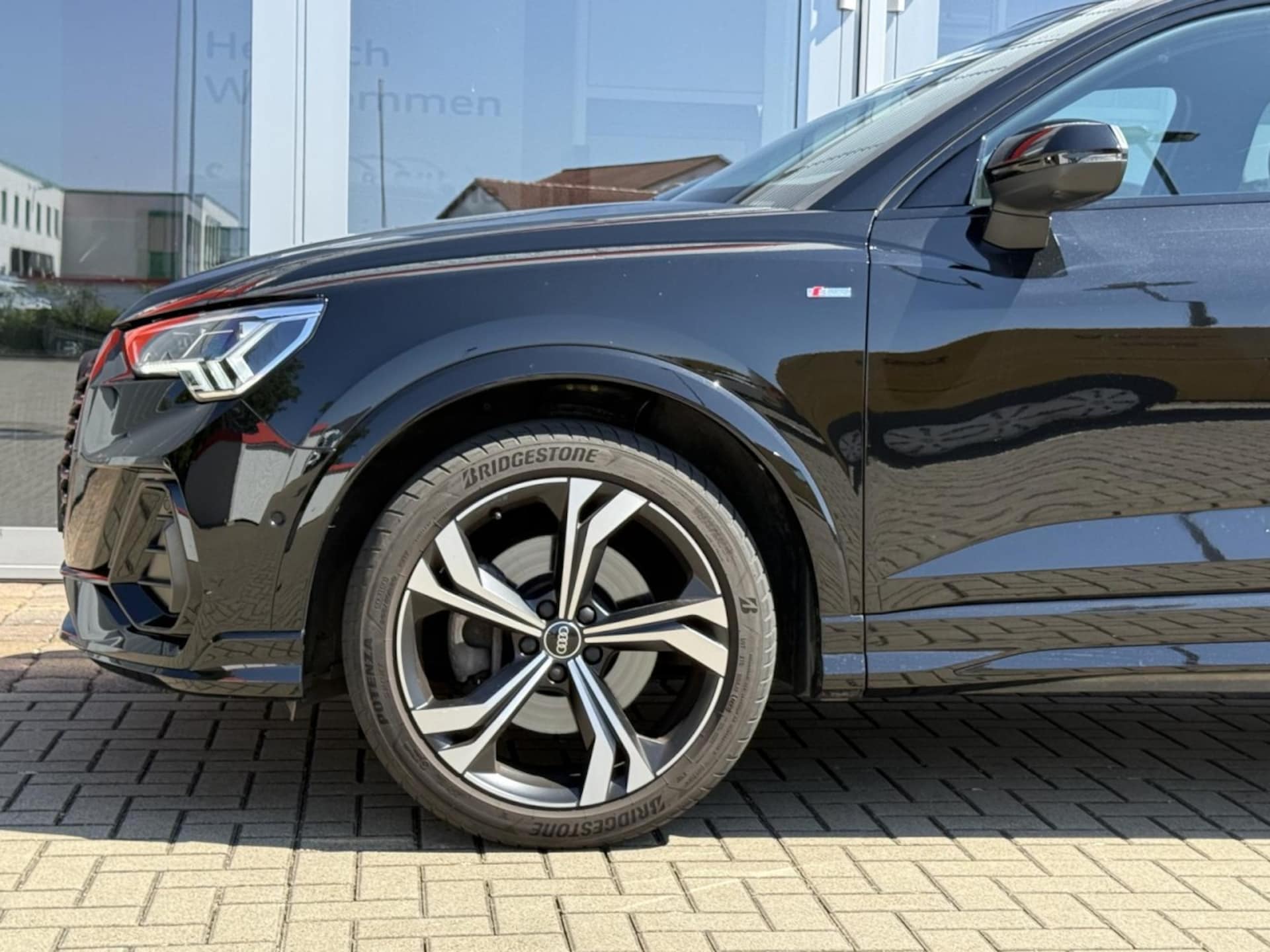 Audi Q3 Sportback S line