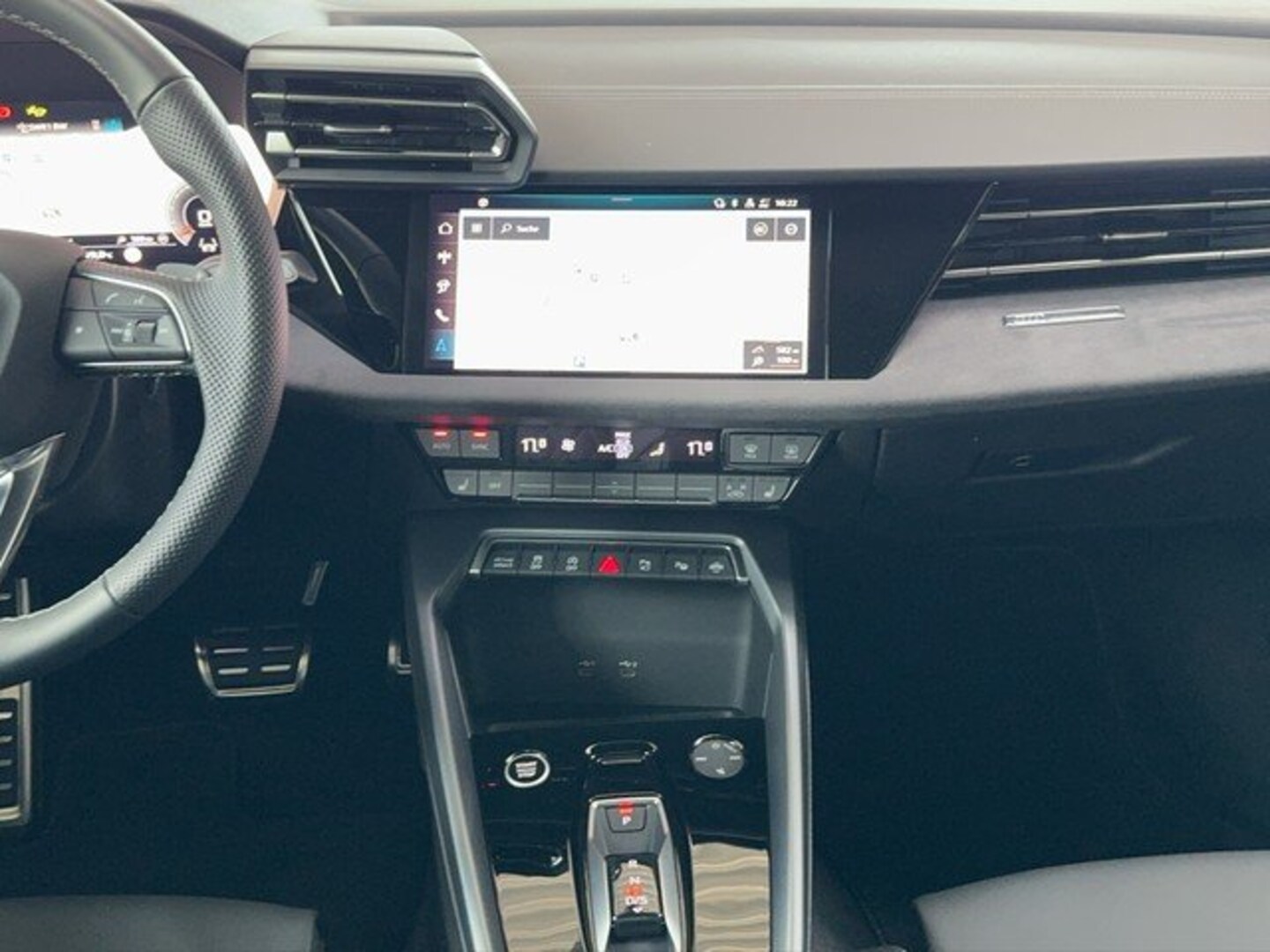 Bild über Audi A3 allstreet 35 TDI S tronic - für weitere Informationen kontaktieren Sie den Audi Partner