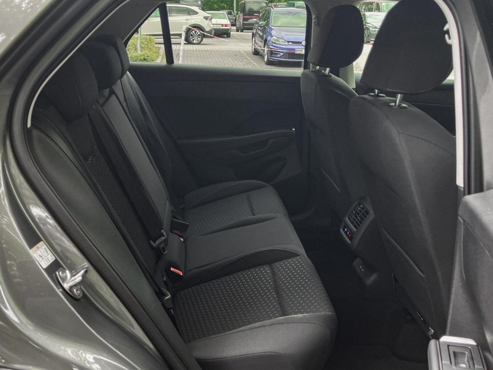 Volkswagen T-Roc – Bild 12