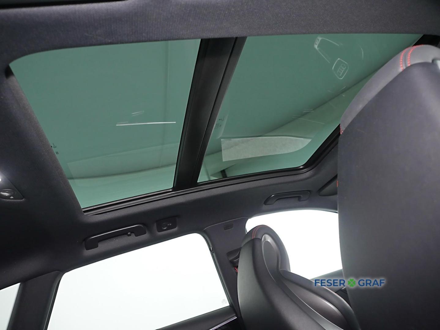 Image about Audi RS 4 Avant TFSI quattro tiptronic