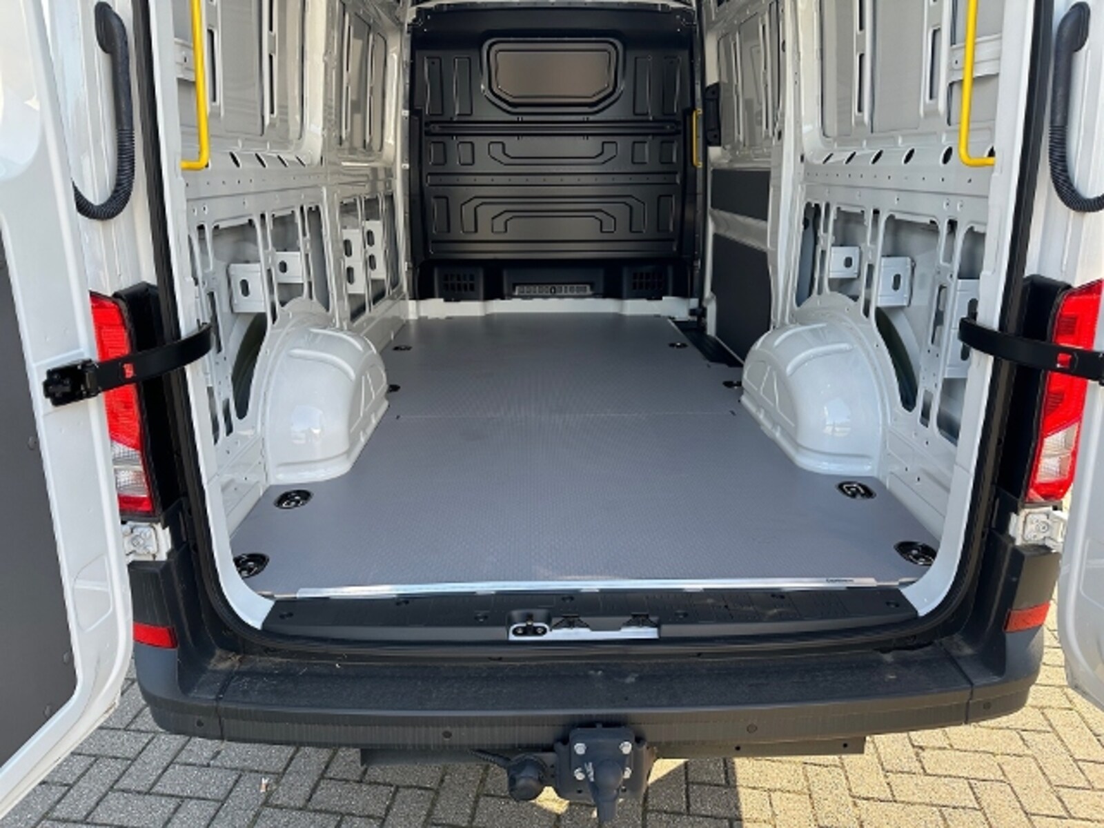 Volkswagen Crafter Kasten mittlerer Radstand – Bild 16