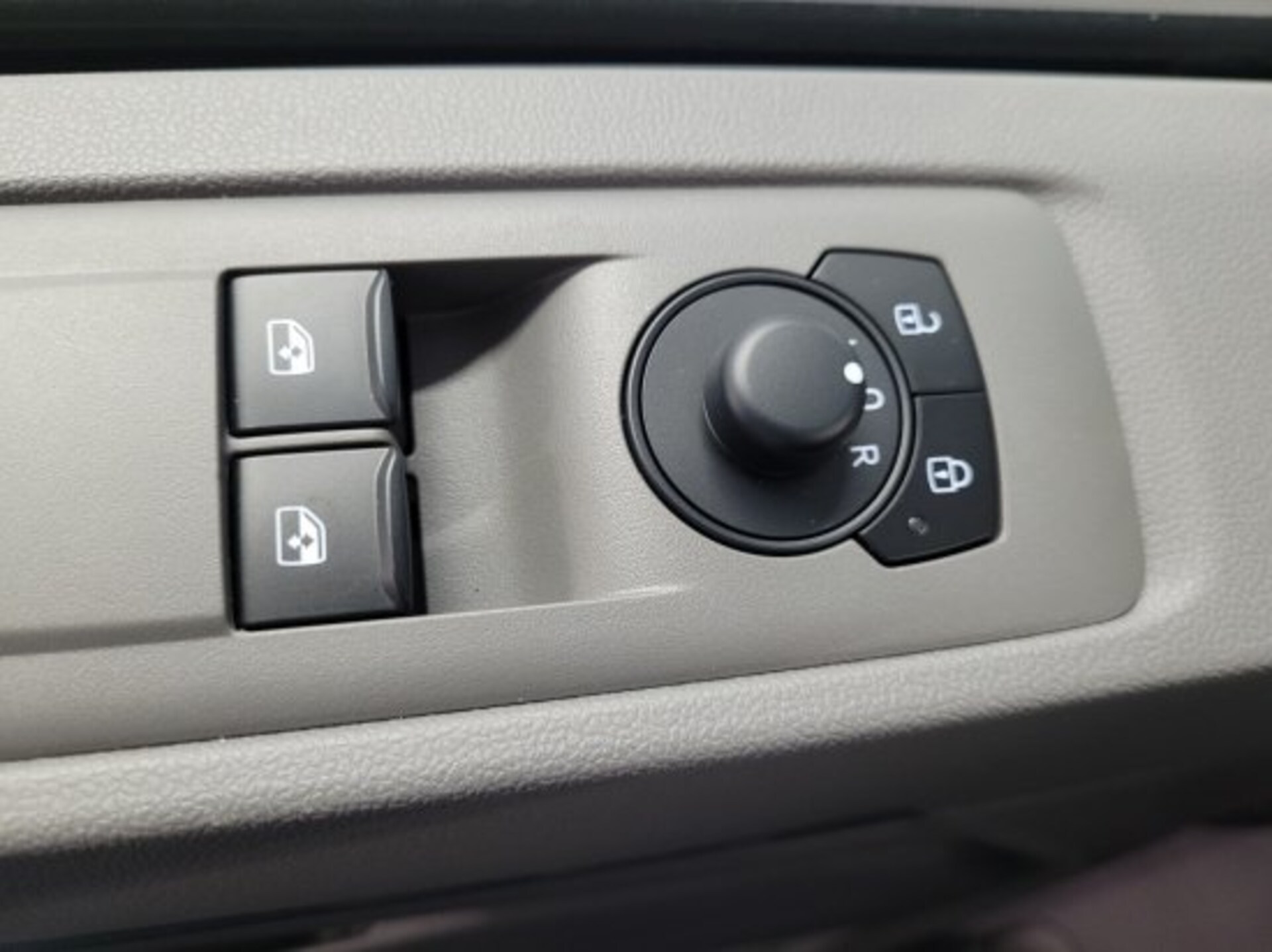 Volkswagen Transporter Kasten langer Radstand