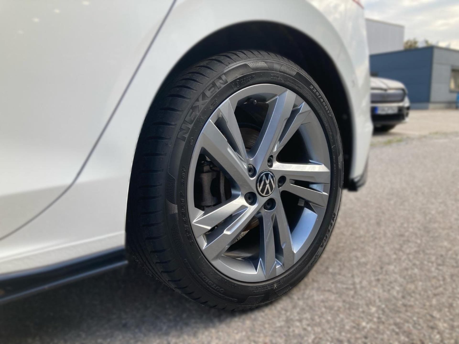 Volkswagen Golf R-Line