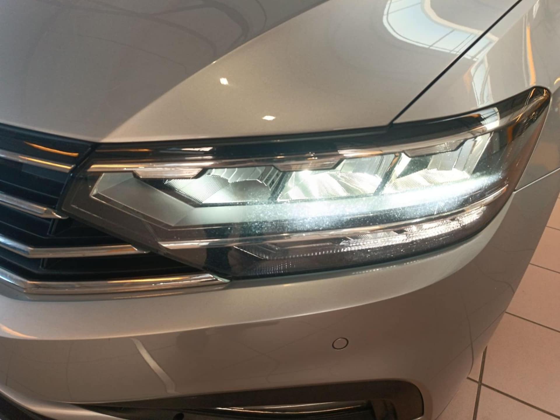 Volkswagen Passat Variant Basis-Modell