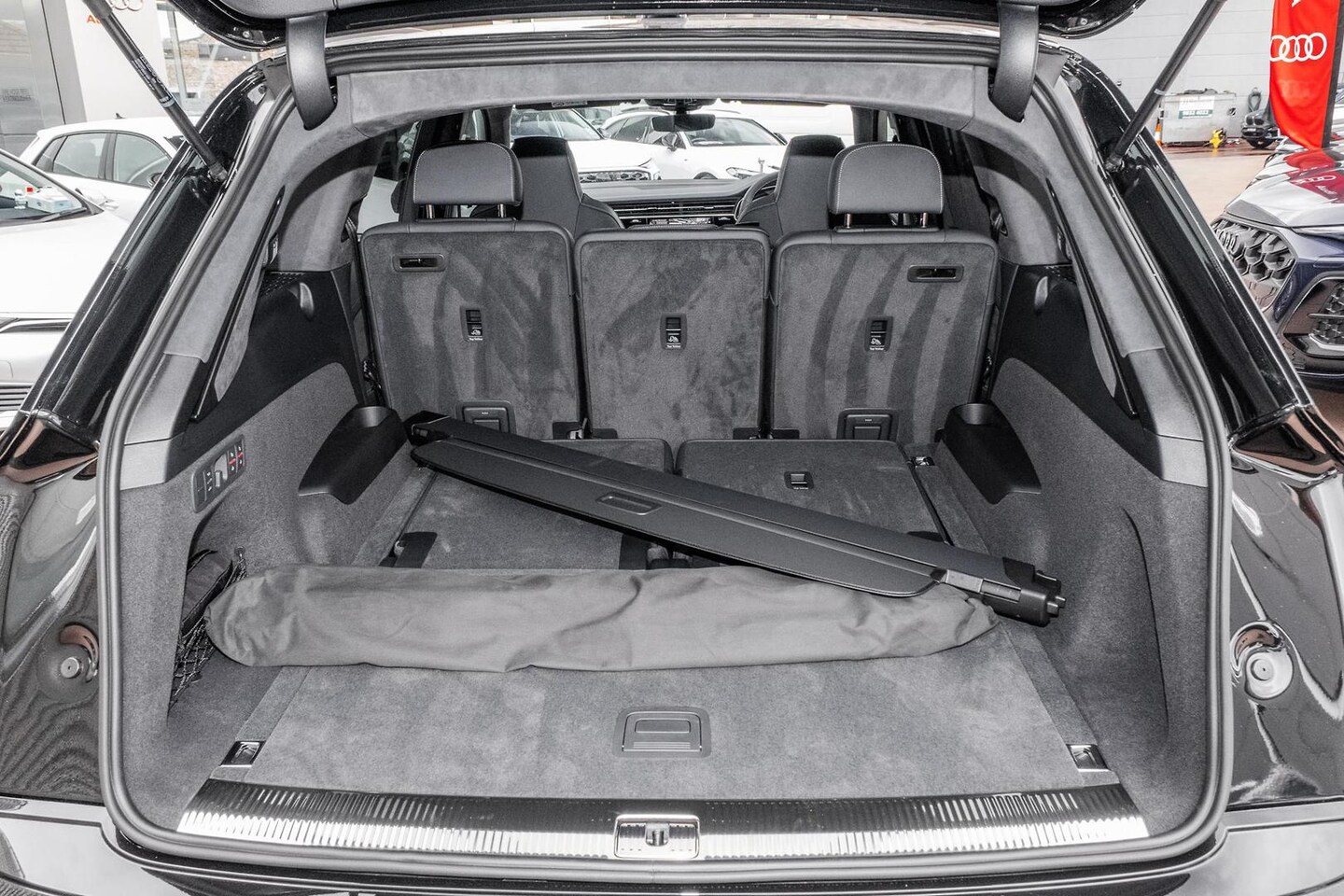 Image about Audi SQ7 SUV TFSI quattro tiptronic