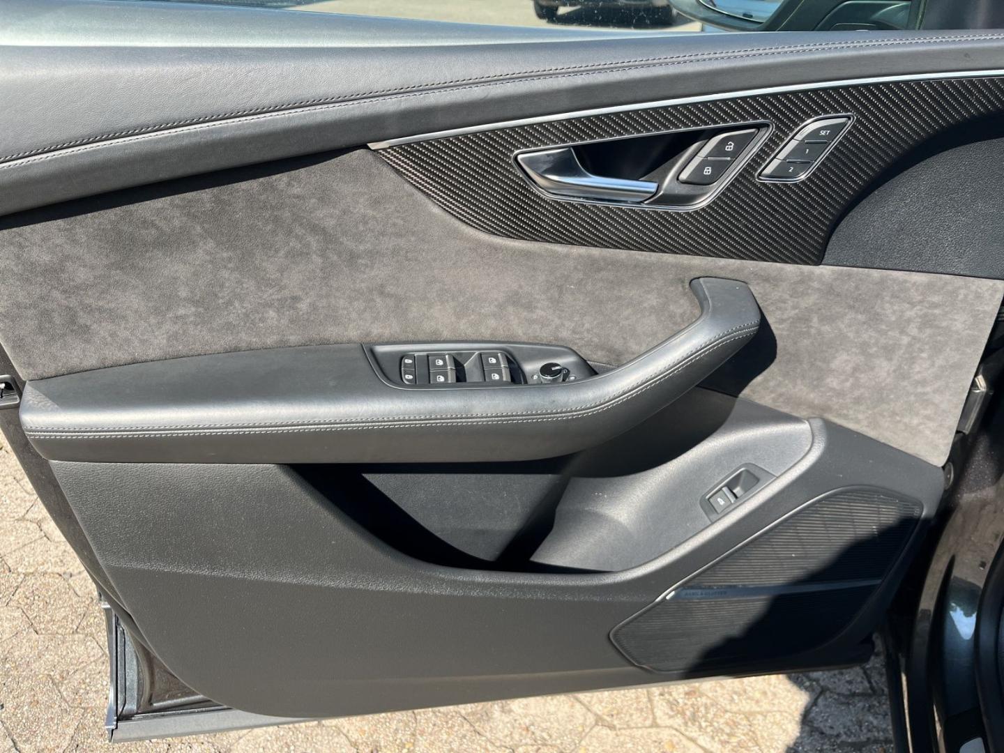 Image about Audi RS Q8 TFSI quattro tiptronic