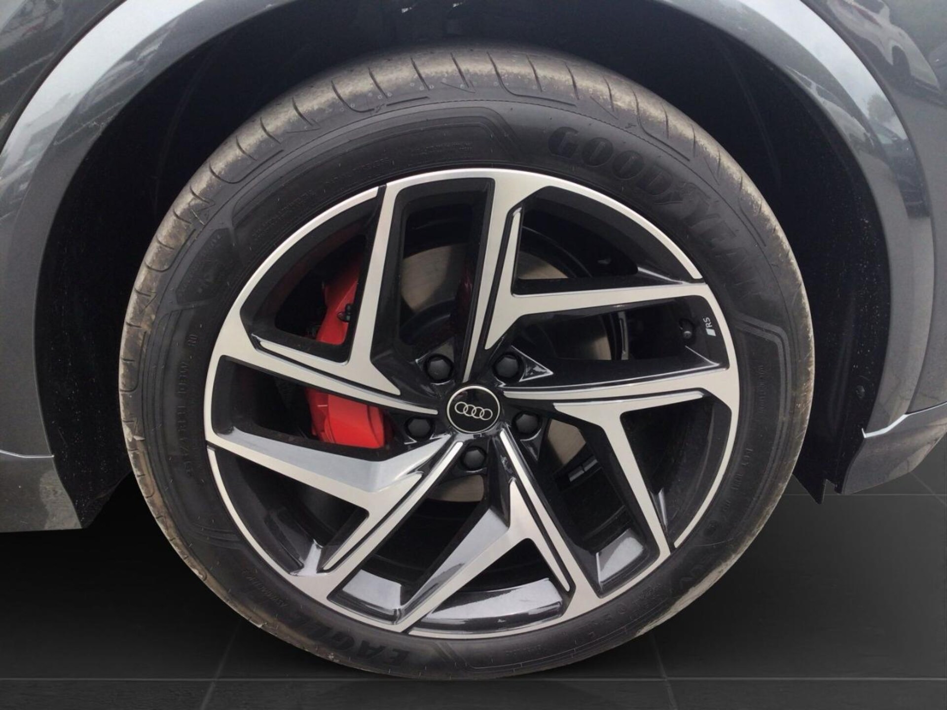 Audi Q6 SUV e-tron
