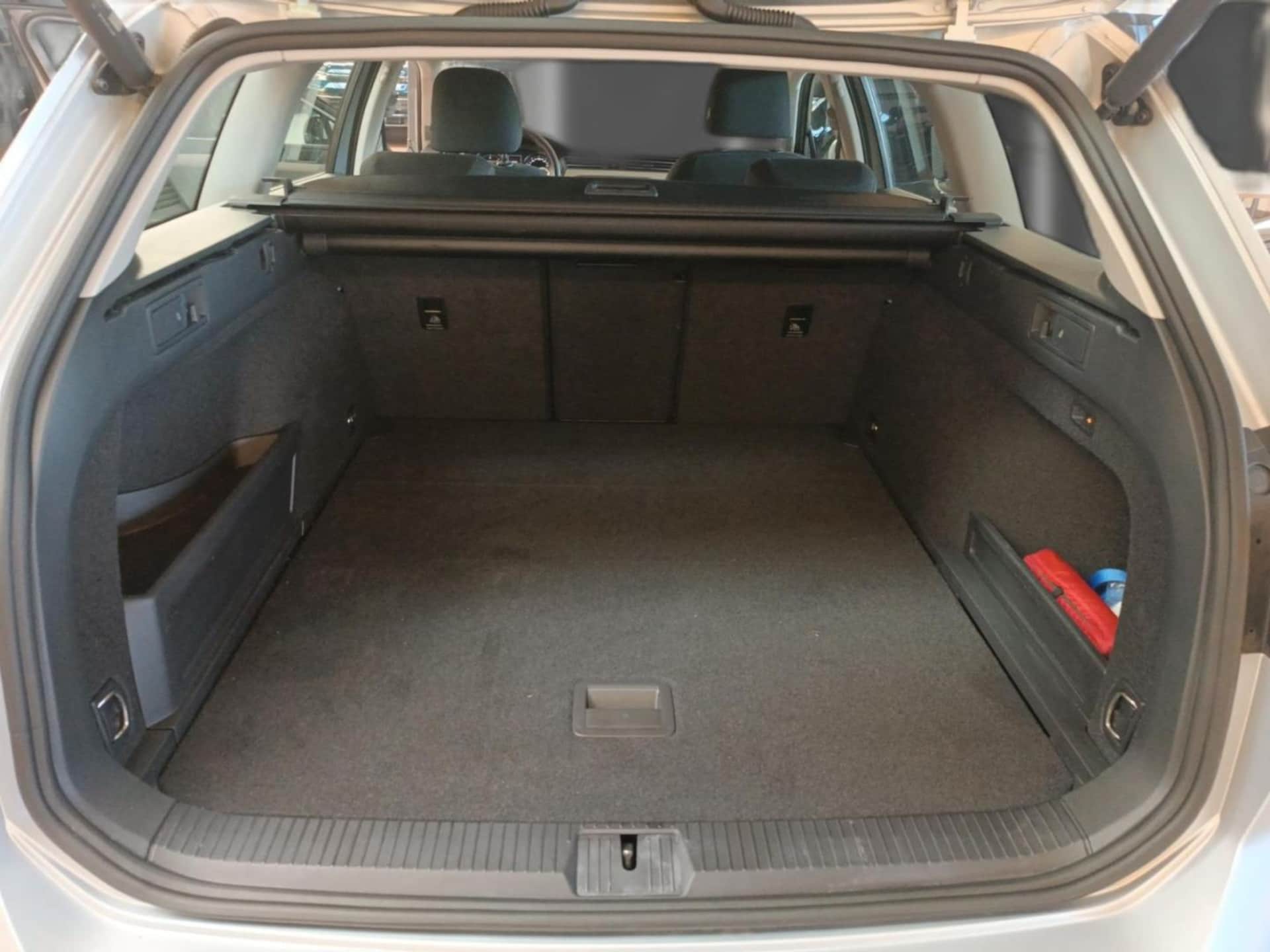 Volkswagen Passat Variant Basis-Modell