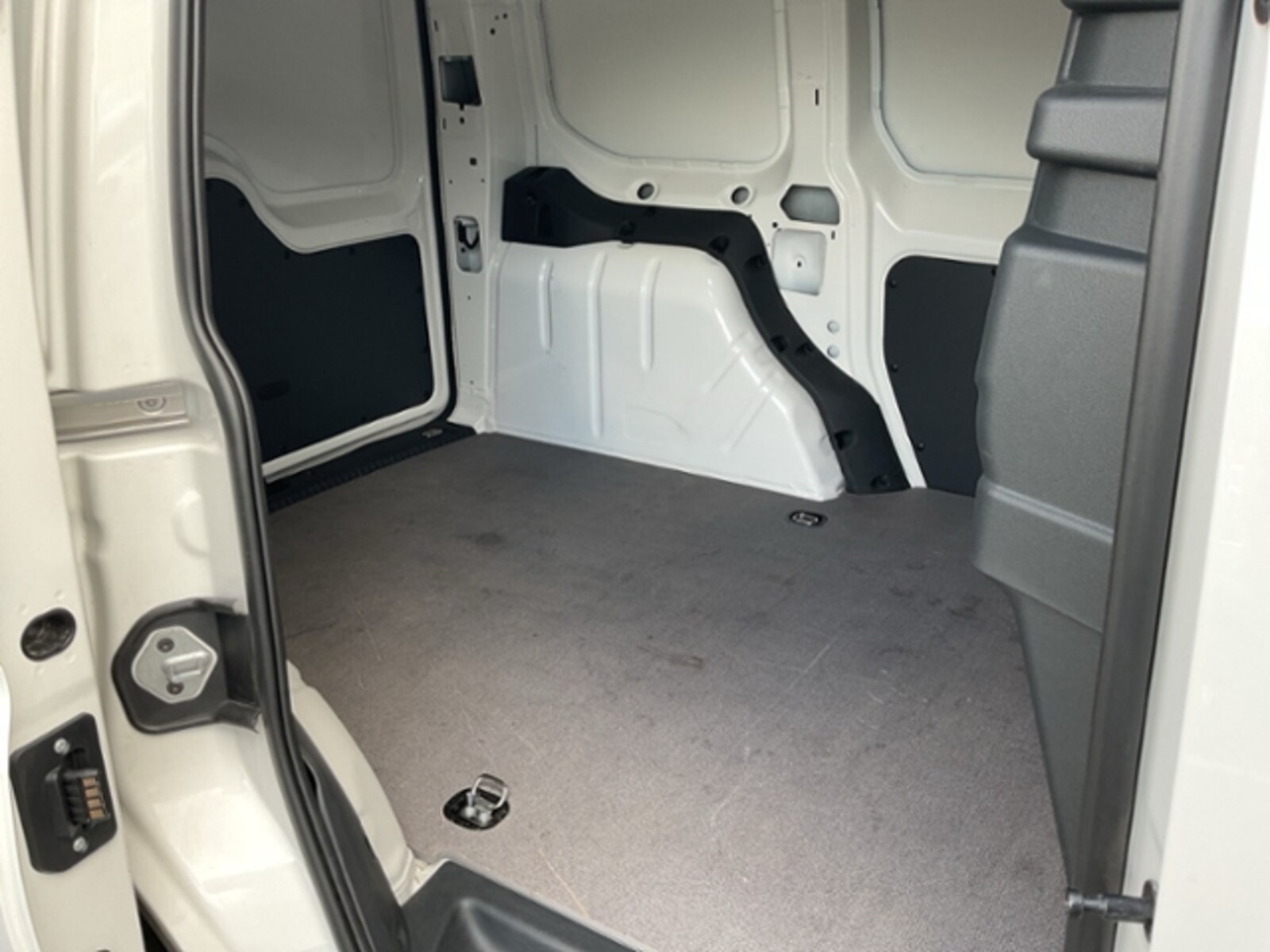 Volkswagen Caddy Cargo – Bild 13