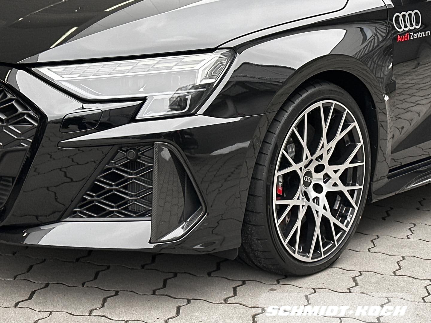 Bild über Audi RS 3 Sportback TFSI quattro 294 kW S tronic - für weitere Informationen kontaktieren Sie den Audi Partner