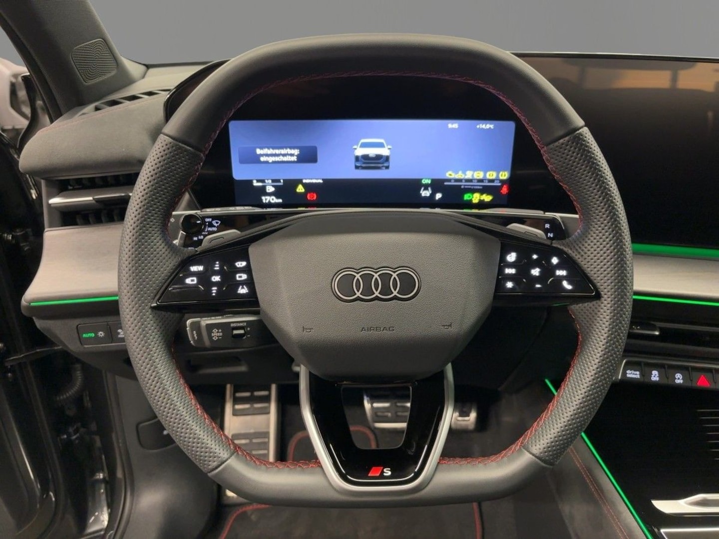Bild über Audi Q3 SUV TFSI quattro 195 kW S tronic - für weitere Informationen kontaktieren Sie den Audi Partner