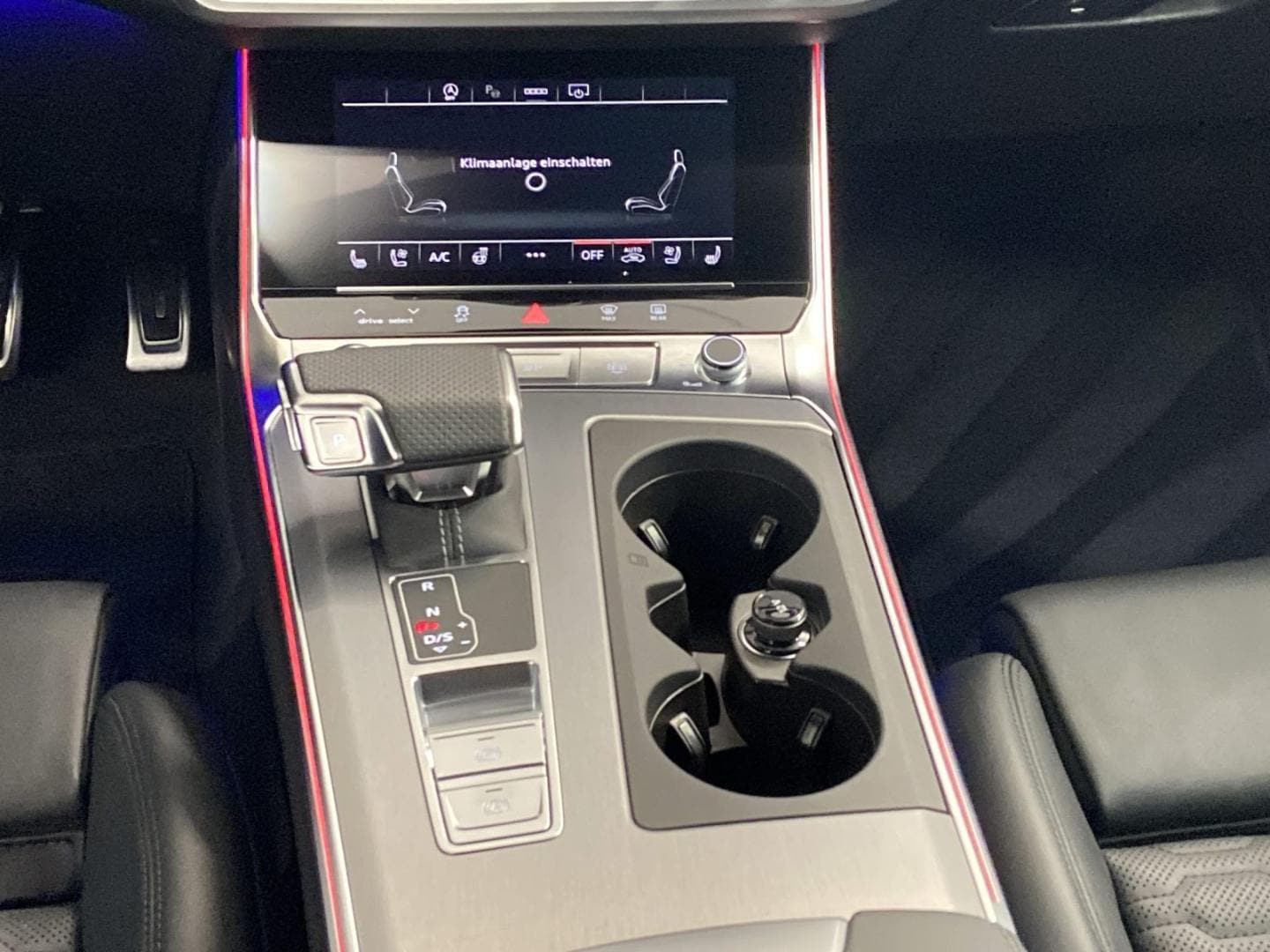 Bild über Audi RS 6 Avant TFSI quattro tiptronic - für weitere Informationen kontaktieren Sie den Audi Partner