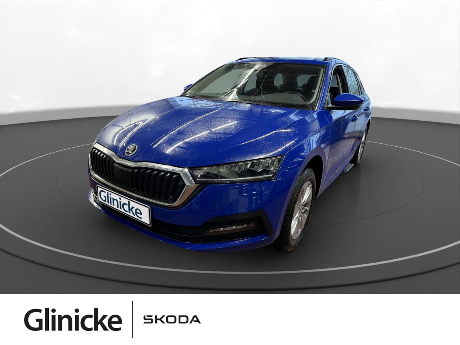 Skoda Octavia Combi 2023 — Octavia Combi 1.5 TSI Navi SiHz PDC LED
