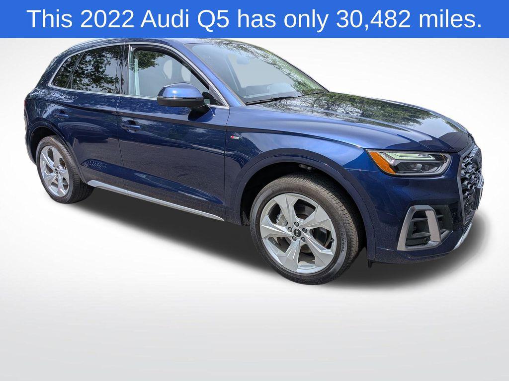 2022 Audi Q5 45 Premium Plus's photo