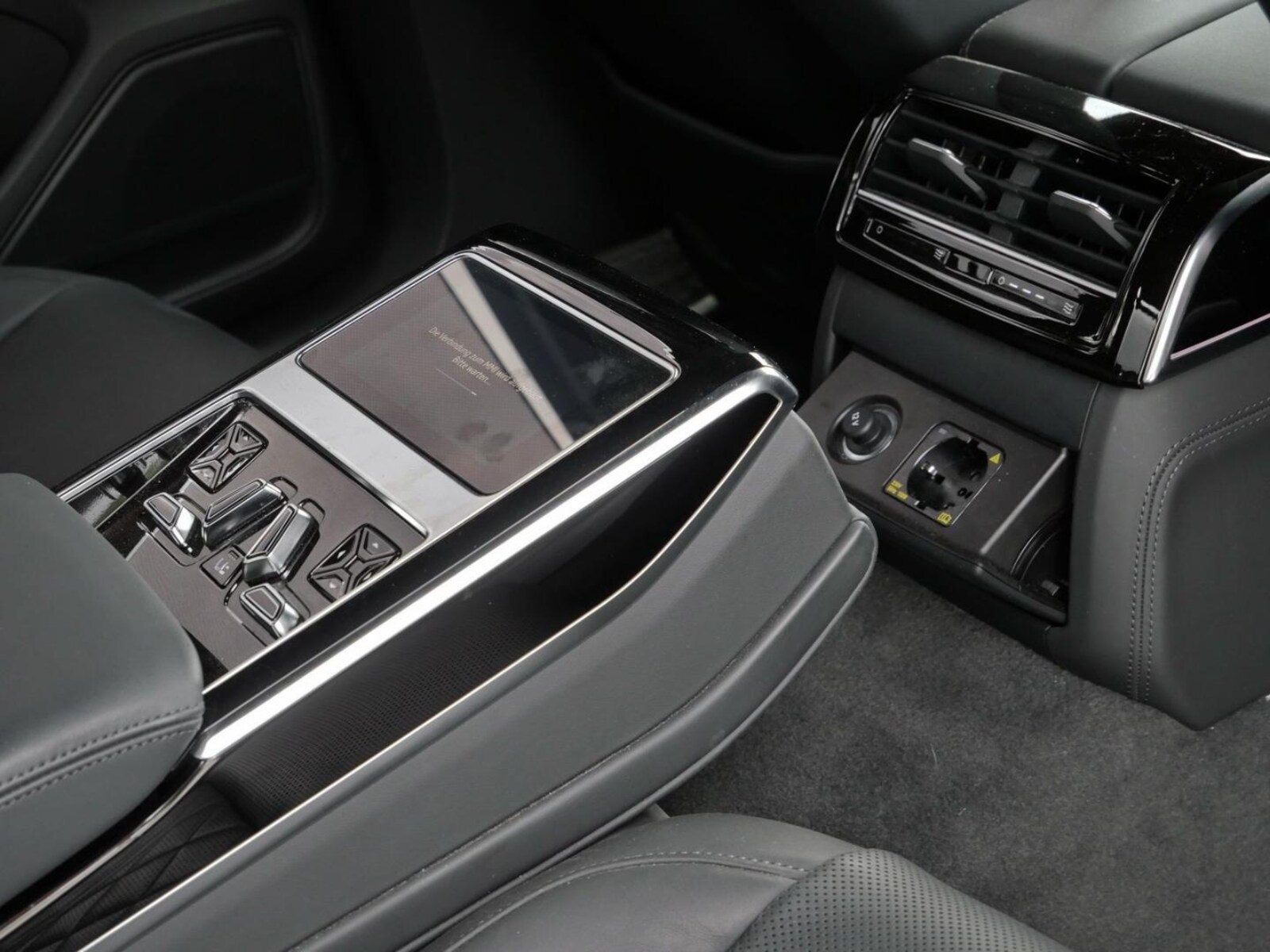 Audi A8 – Bild 17