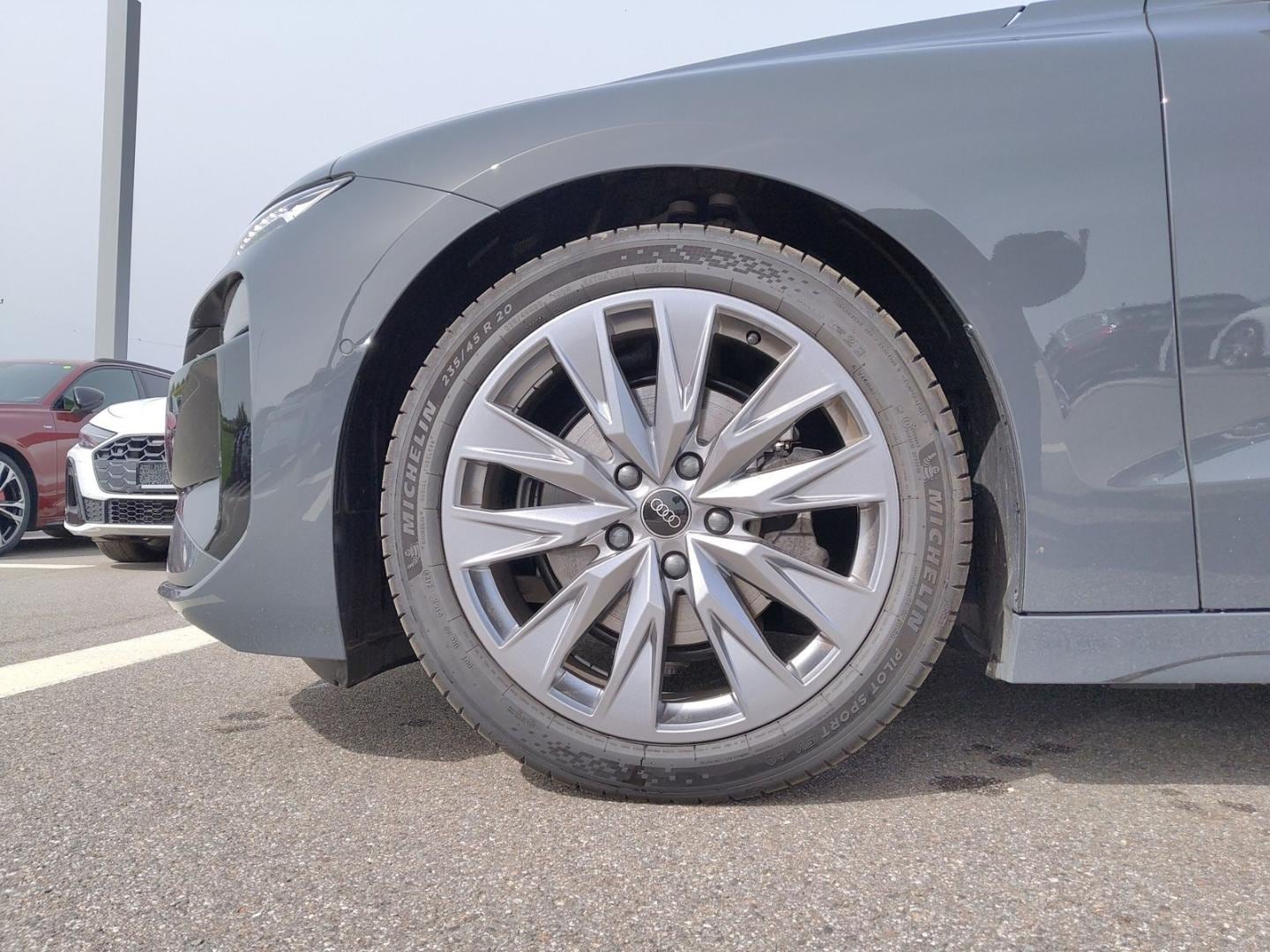Bild über Audi A6 Avant e-tron e-tron - für weitere Informationen kontaktieren Sie den Audi Partner