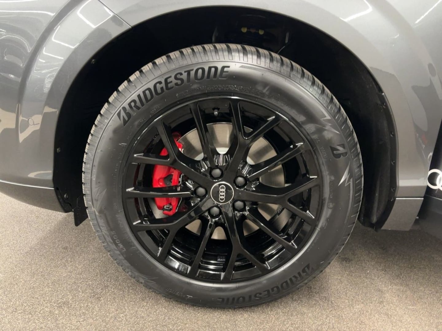 Bild über Audi Q3 SUV TFSI quattro 195 kW S tronic - für weitere Informationen kontaktieren Sie den Audi Partner