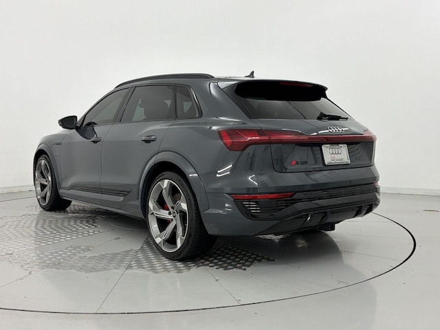 2024 Audi SQ8 e-tron