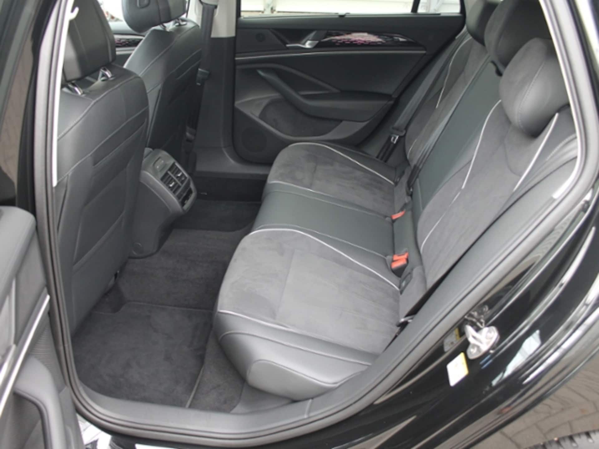 Volkswagen Passat Elegance