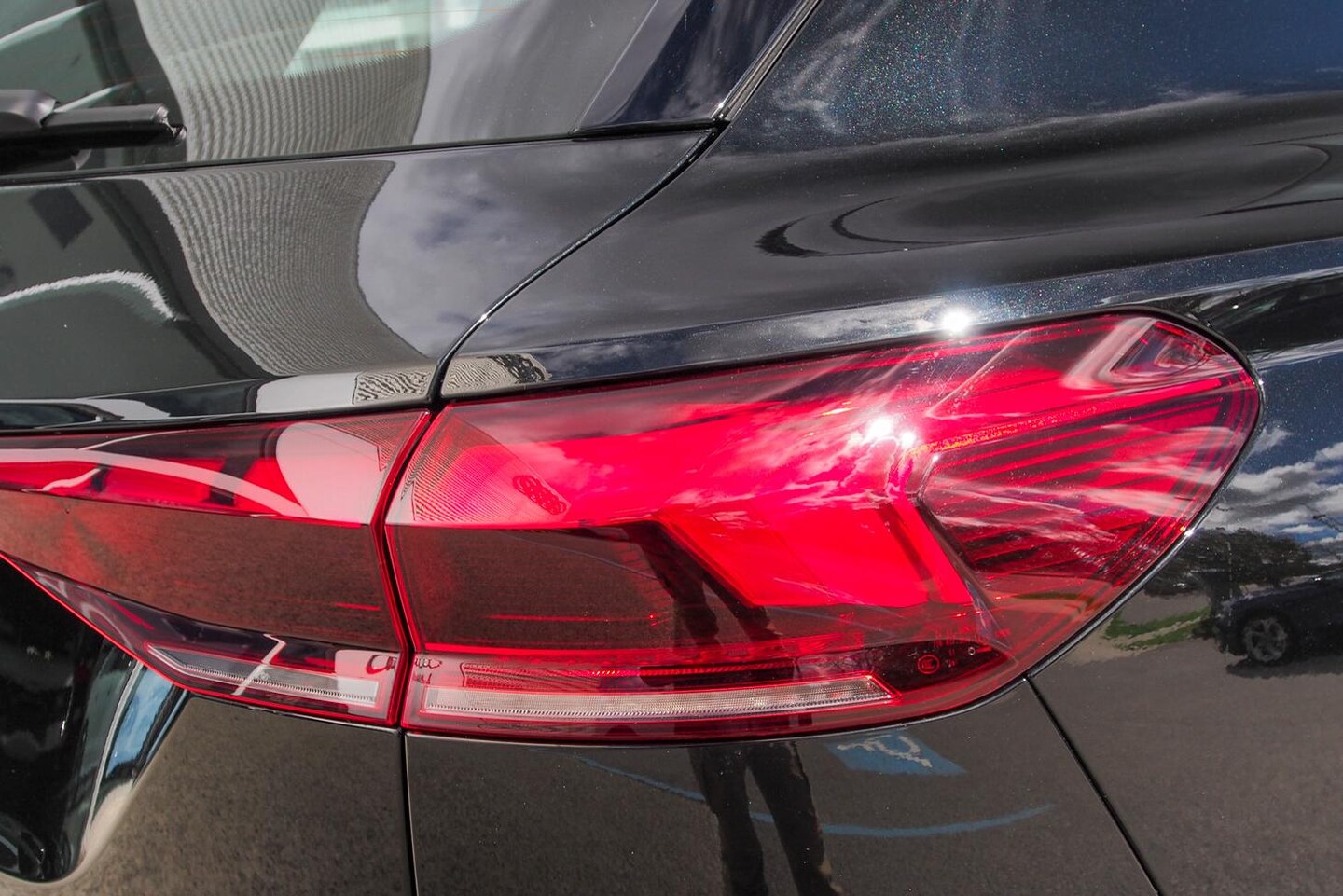 Image about Audi Q6 SUV e-tron e-tron