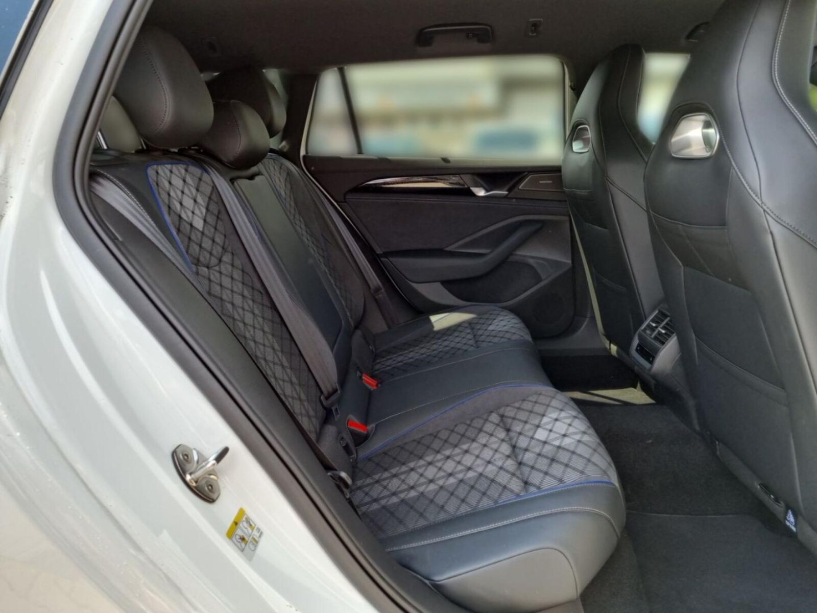 Volkswagen Passat – Bild 15