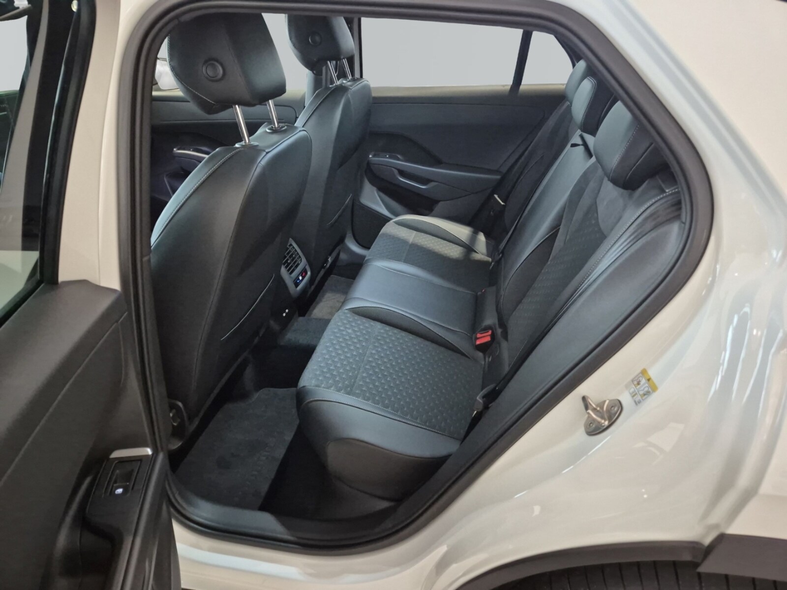 Volkswagen T-Roc – Bild 12
