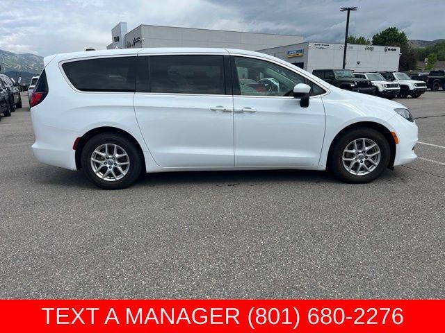 2022 Chrysler Voyager