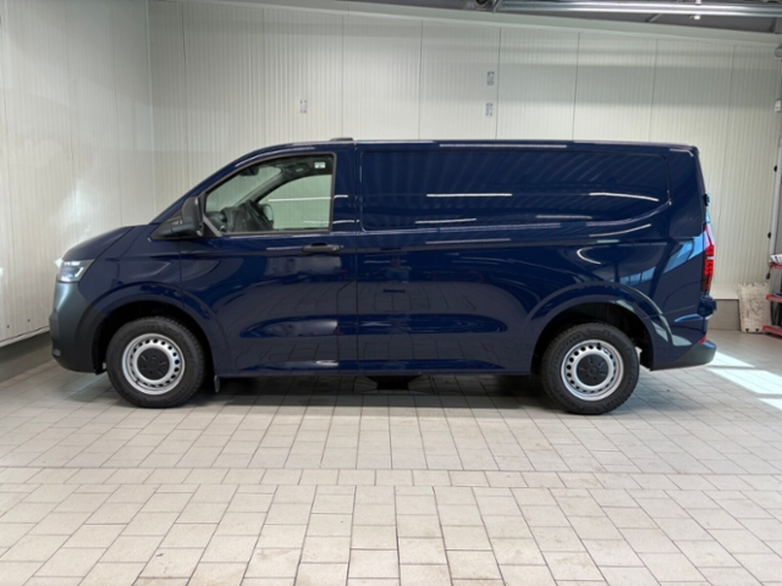 Volkswagen Transporter Kasten kurzer Radstand – Bild 3