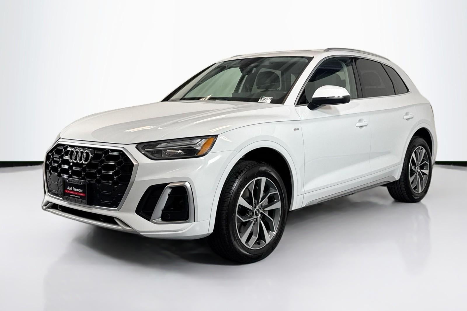 2022 Audi Q5 45 Premium's photo