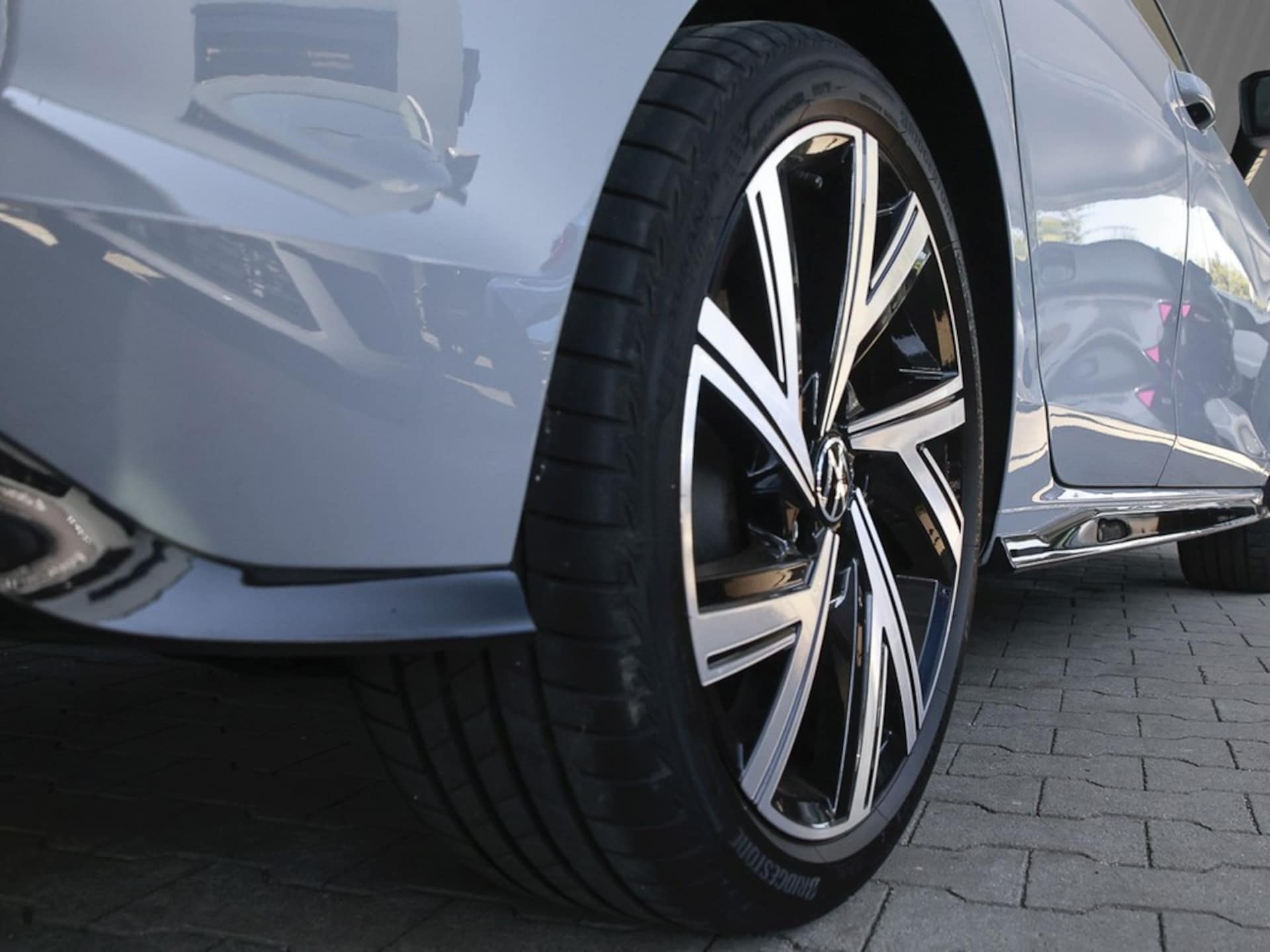 Volkswagen Golf R-Line