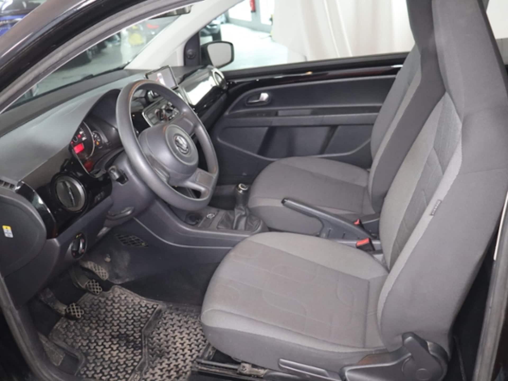 Volkswagen up! move up!
