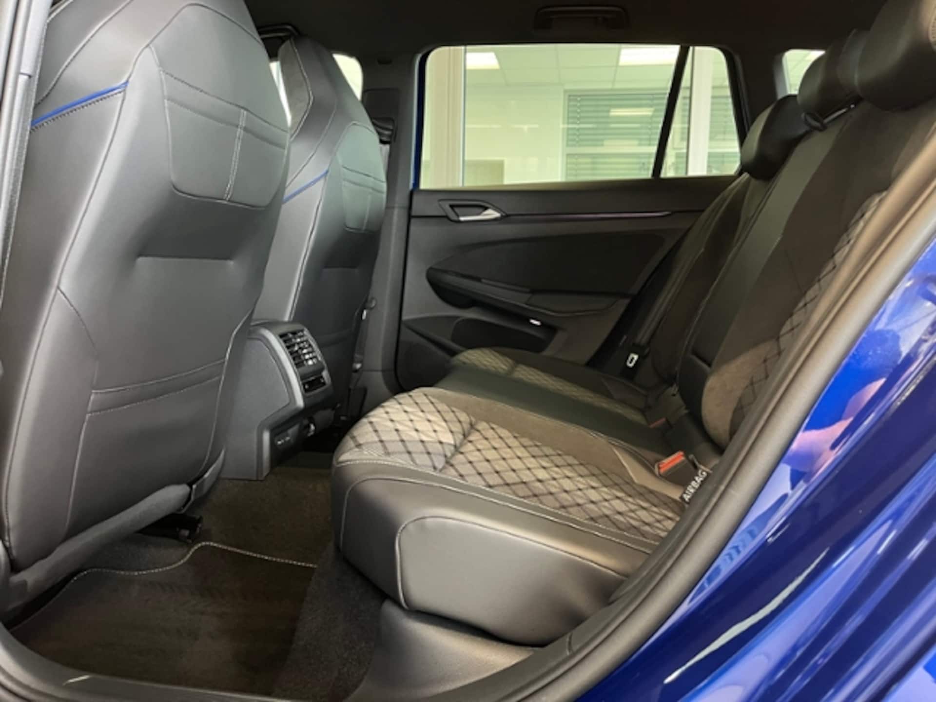 Volkswagen Golf Variant R-Line