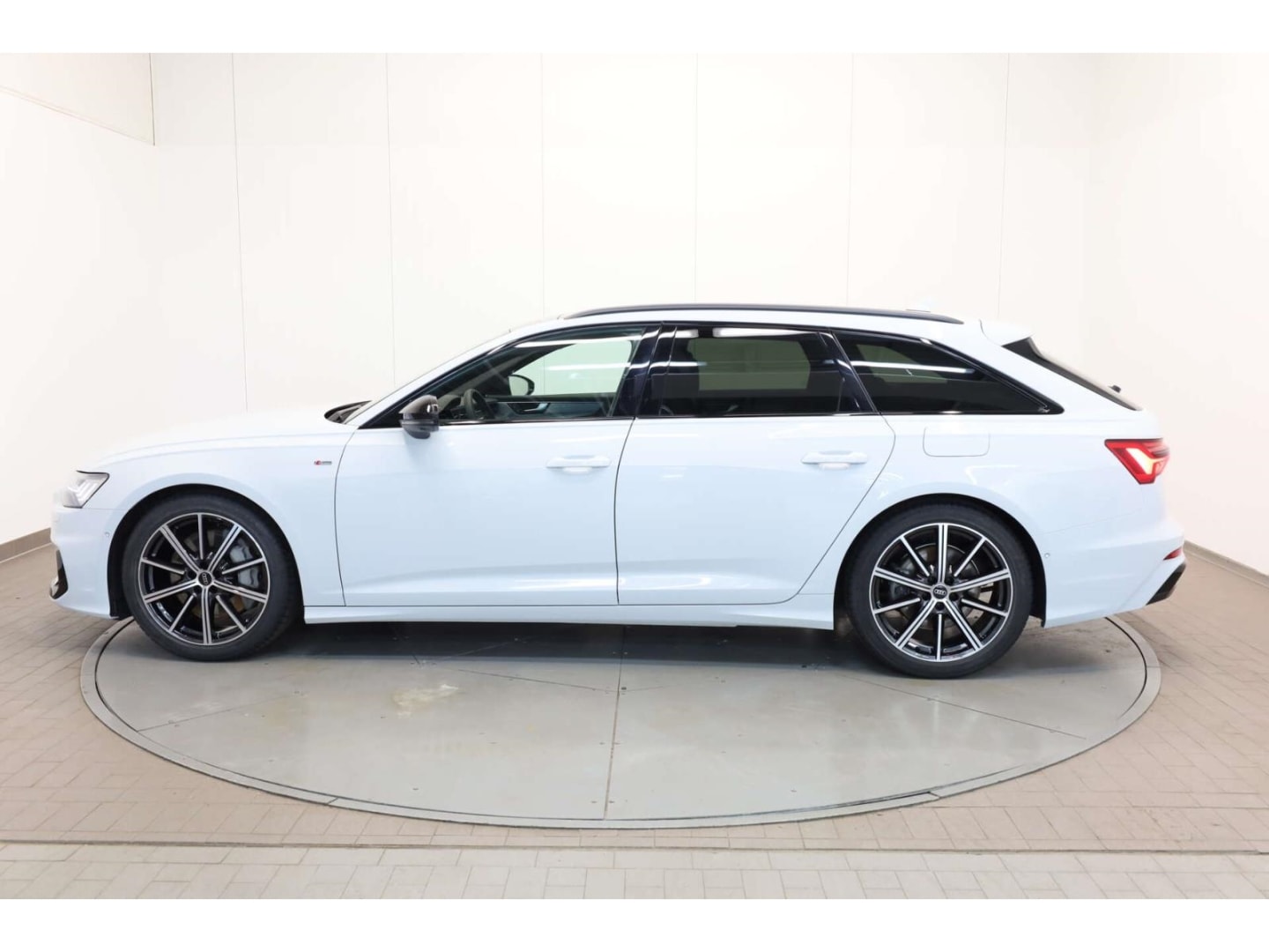 Image about Audi A6 Avant TFSI e S line 50 TFSI e quattro220(299)kW(PS)S tronic