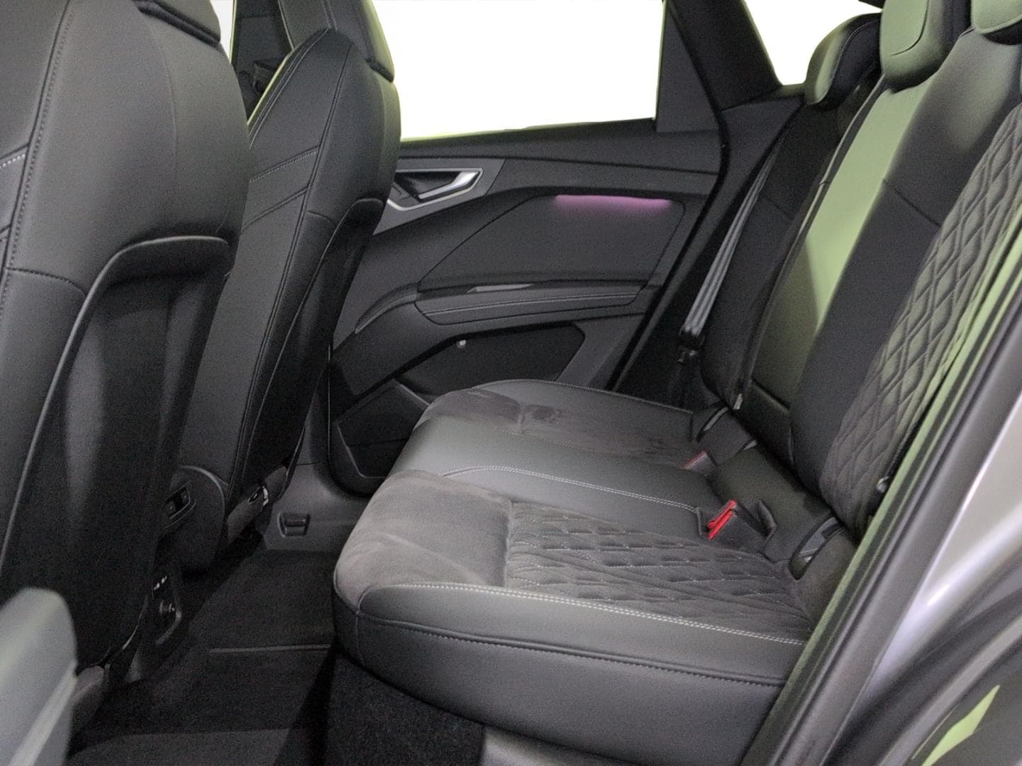 Bild über Audi Q4 Sportback e-tron 45 e-tron quattro 195,00 kW - for more details contact your dealer