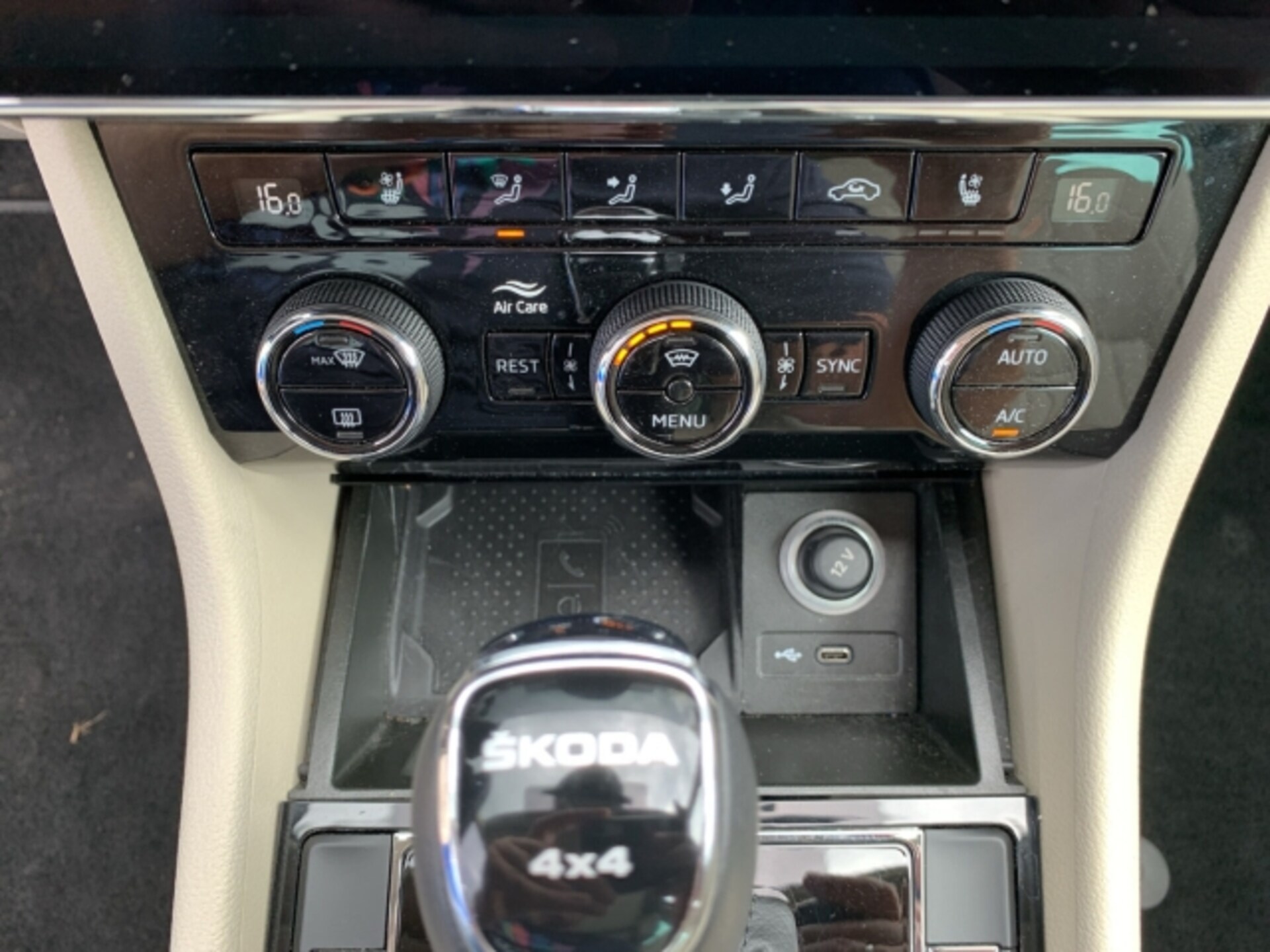 Skoda Superb Combi Laurin & Klement
