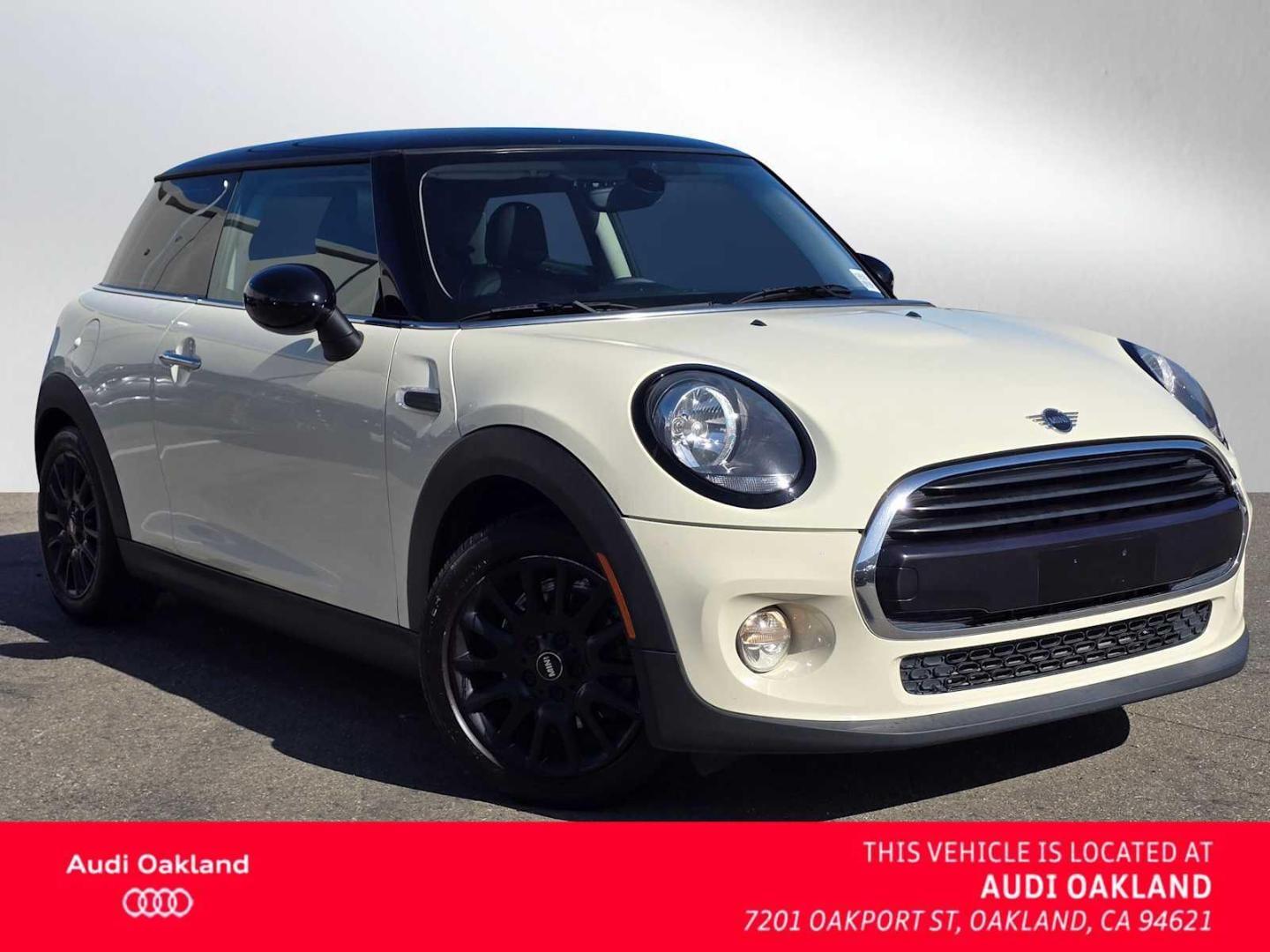 2019 MINI Hardtop Cooper Signature's photo